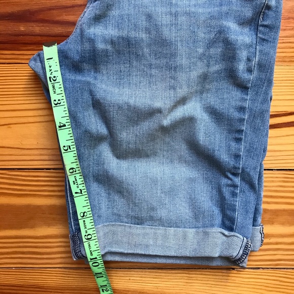 Levi’s Jeans Cropped Denim Capris Shorts, EUC, 4 - Picture 8 of 11